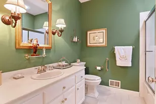 1250 French Creek Dr, Wayzata, MN 55391 - Photo 20