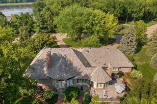 1250 French Creek Dr, Wayzata, MN 55391 - Photo 2