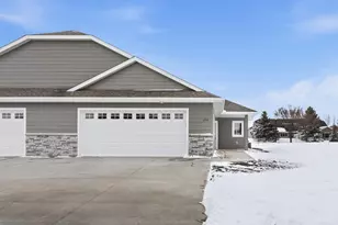 250 Eau Claire Ave SE, Hutchinson, MN 55350 - Photo 2