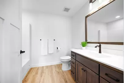 250 Eau Claire Avenue SE, Hutchinson, MN 55350 - Photo 14