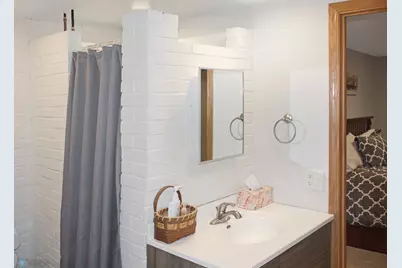 915 Broadway N, Fargo, ND 58102 - Photo 16