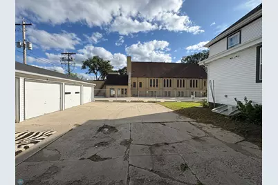 915 Broadway N, Fargo, ND 58102 - Photo 22