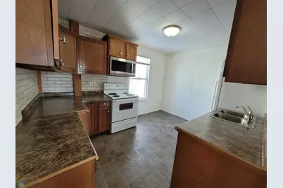 915 Broadway N, Fargo, ND 58102 - Photo 2