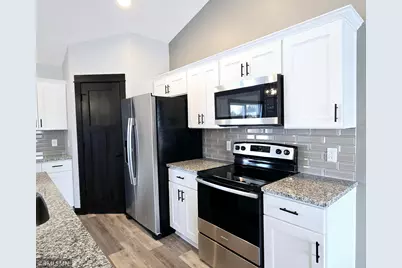 912 Katelyn Circle NE, Montgomery, MN 56069 - Photo 8