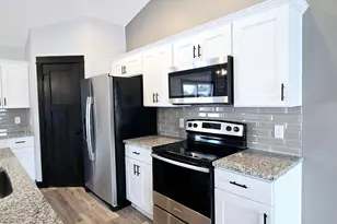 912 Katelyn Circle NE, Montgomery, MN 56069 - Photo 8