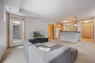 2565 Franklin Ave, Saint Paul, MN 55114 - Photo 2