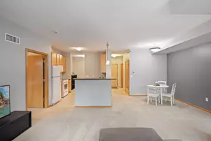 2565 Franklin Ave, Saint Paul, MN 55114 - Photo 16