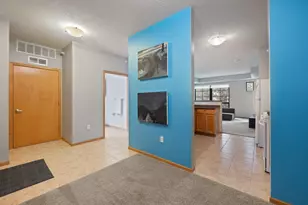 2565 Franklin Ave, Saint Paul, MN 55114 - Photo 22