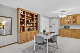 2720 Dale St N, Roseville, MN 55113 - Photo 4