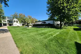 2720 Dale St N, Roseville, MN 55113 - Photo 50