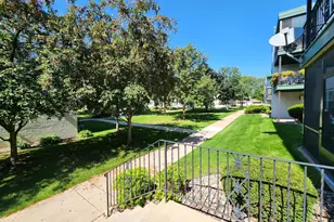 2720 Dale St N, Roseville, MN 55113 - Photo 40