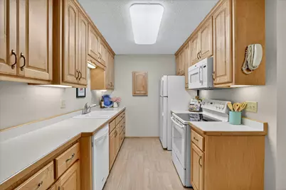 2720 Dale Street N #C208, Roseville, MN 55113 - Photo 12