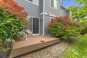 420 Monk Ct, Chanhassen, MN 55317 - Photo 4