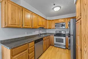 168 6th St E, Saint Paul, MN 55101 - Photo 10