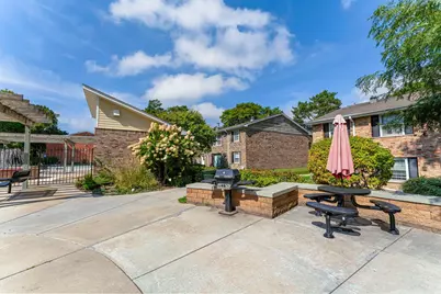 806 Old Settlers Trail #8, Hopkins, MN 55343 - Photo 26