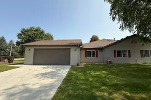 5 Carriage Ln, Owatonna, MN 55060 - Photo 1