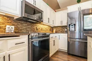 1424 Hillside Ct, Sauk Rapids, MN 56379 - Photo 32