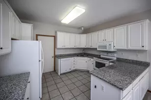 1408 McAndrews Rd E, Burnsville, MN 55337 - Photo 8