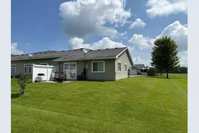 106 Glenshire Boulevard S, Watkins, MN 55389 - Photo 2