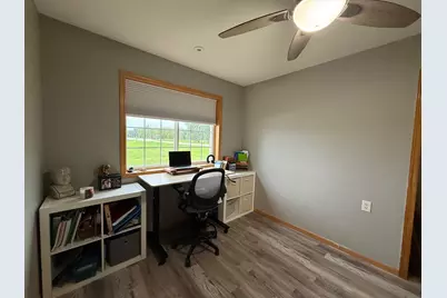 106 Glenshire Boulevard S, Watkins, MN 55389 - Photo 10