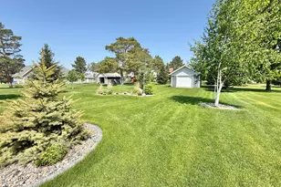910 Lake Forest Cir, Detroit Lakes, MN 56501 - Photo 46