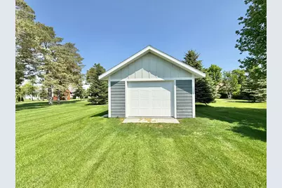 910 Lake Forest Circle, Detroit Lakes, MN 56501 - Photo 48