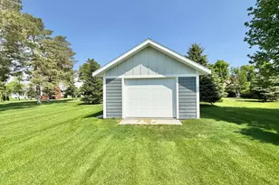 910 Lake Forest Cir, Detroit Lakes, MN 56501 - Photo 48