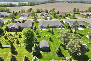 910 Lake Forest Cir, Detroit Lakes, MN 56501 - Photo 2