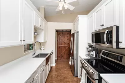 2813 32nd Street S, Moorhead, MN 56560 - Photo 2