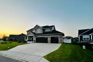 2011 Sandstone Loop N, Sartell, MN 56377 - Photo 2