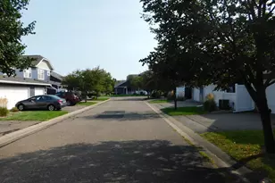 484 Hickory Ln N, Oakdale, MN 55128 - Photo 18