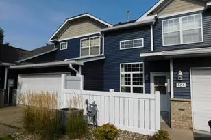 484 Hickory Ln N, Oakdale, MN 55128 - Photo 2