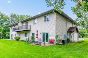 3329 Greenbrier St, Vadnais Heights, MN 55127 - Photo 20