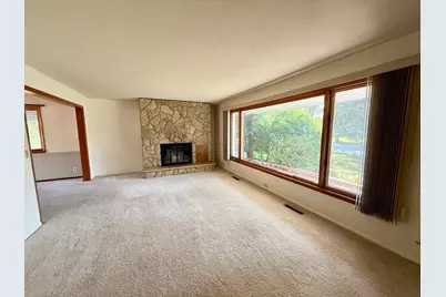 1010 Arnold Avenue N, Thief River Falls, MN 56701 - Photo 4