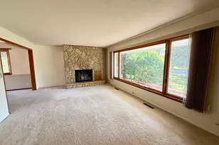 1010 Arnold Ave N, Thief River Falls, MN 56701 - Photo 4