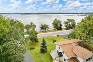 1104 W Lake Dr, Detroit Lakes, MN 56501 - Photo 8