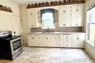 715 Lake St NE, Warroad, MN 56763 - Photo 2