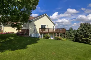 1600 Hallewood Blvd, New Richmond, WI 54017 - Photo 16