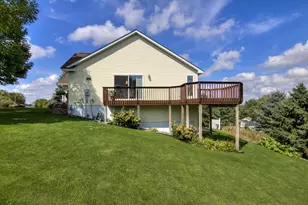 1600 Hallewood Blvd, New Richmond, WI 54017 - Photo 6