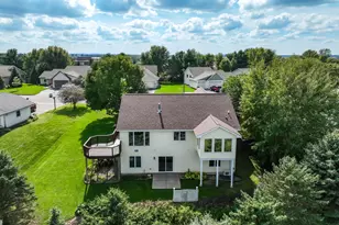 1600 Hallewood Blvd, New Richmond, WI 54017 - Photo 2