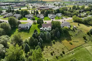 1600 Hallewood Blvd, New Richmond, WI 54017 - Photo 4