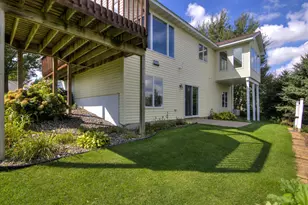 1600 Hallewood Blvd, New Richmond, WI 54017 - Photo 8