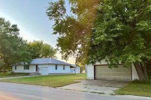 301 Superior St, Milroy, MN 56263 - Photo 6