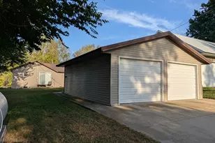 202 Hill St, Russell, MN 56169 - Photo 4