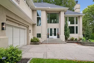 2323 Huntington Point Rd W, Minnetonka Beach, MN 55391 - Photo 2