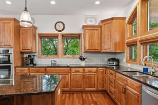 6040 Oakview Ct, Shorewood, MN 55331 - Photo 24