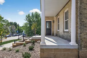 211 N Walnut St, Chaska, MN 55318 - Photo 4