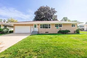 2814 Matilda St, Roseville, MN 55113 - Photo 1