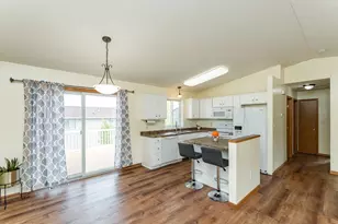 406 7th St NW, Dodge Center, MN 55927 - Photo 8