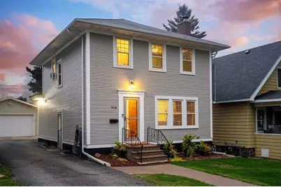 918 N 10th Avenue E, Duluth, MN 55805 - Photo 1